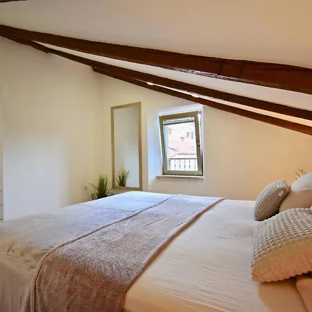 Brand New Centre Apartment