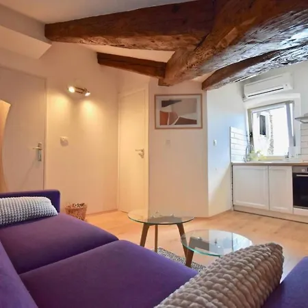 Brand New Centre Apartment