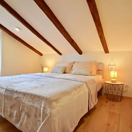 Brand New Centre Apartment